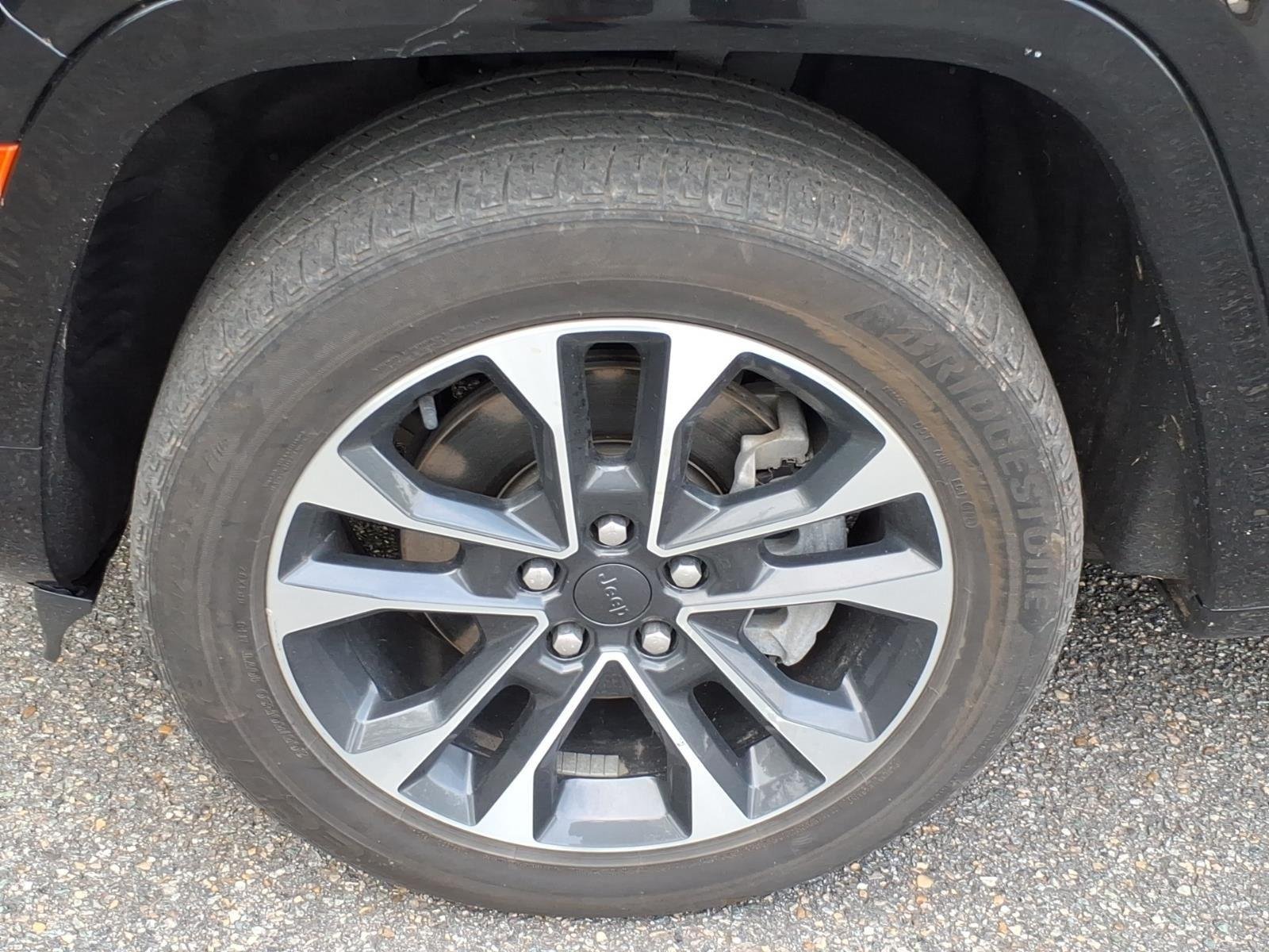 Used 2023 Diamond Black Crystal Pearlcoat Jeep Overland image 4