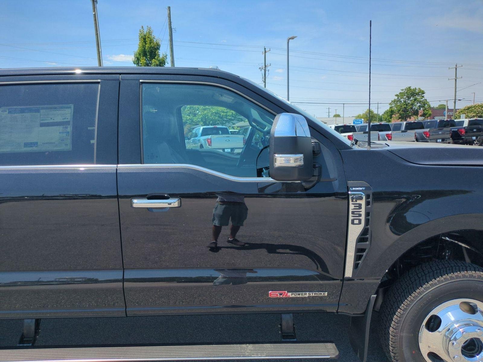 New 2026 Agate Black Metallic Ford F-350® Lariat® image 37