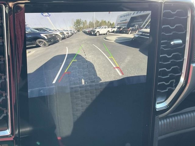 New 2025 Oxford White Ford XLT image 6