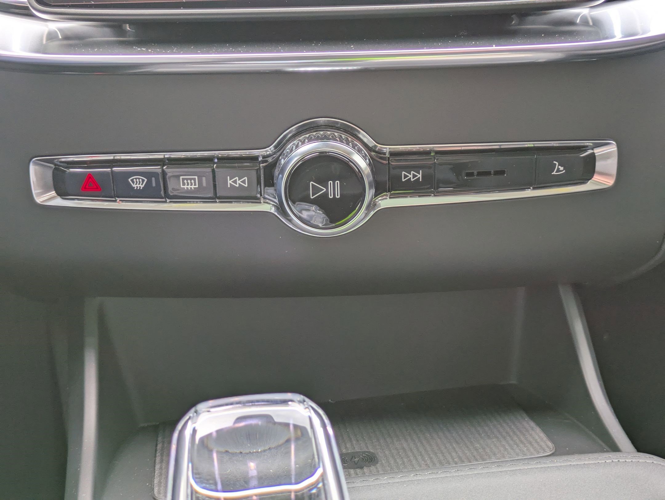 New 2026 Aurora Silver Volvo Plus image 17