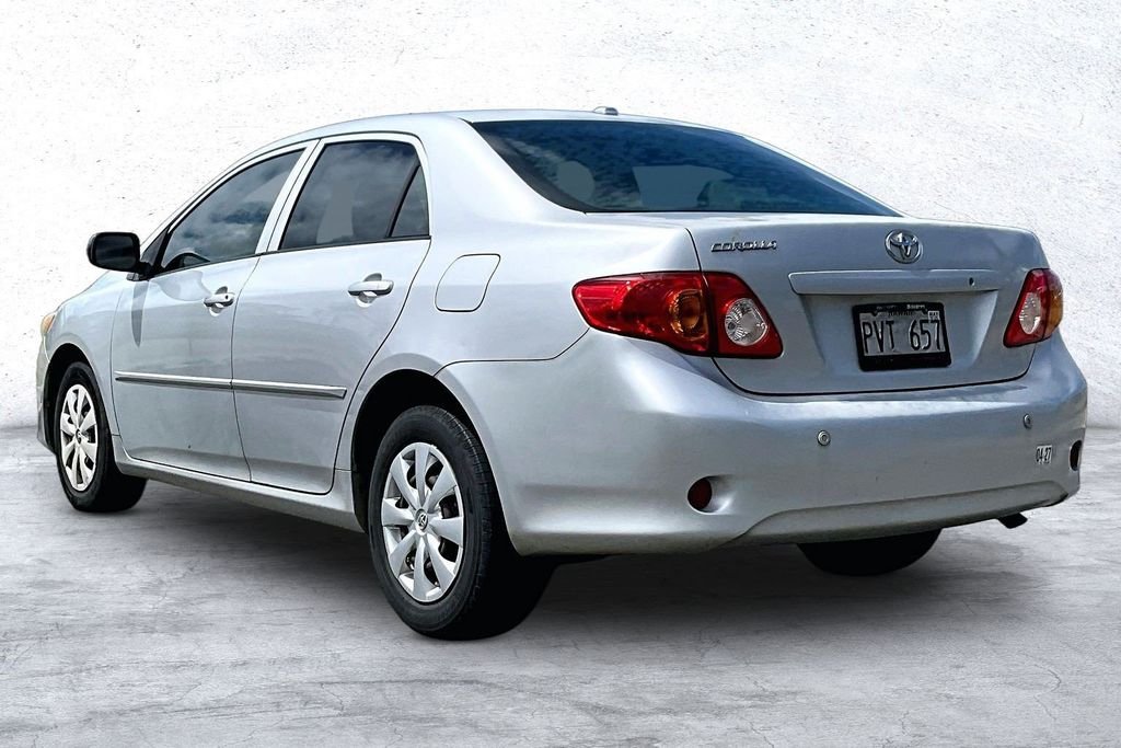 Used 2009 Silver Toyota Base image 12