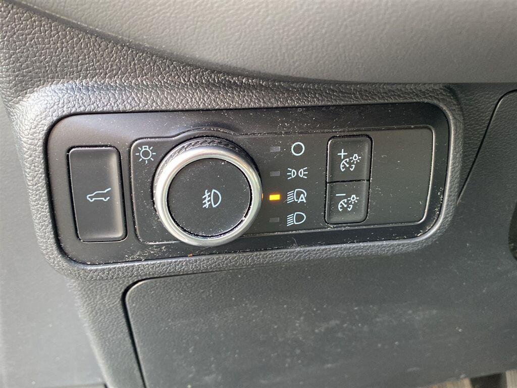 Used 2025 Iconic Silver Ford Active image 17