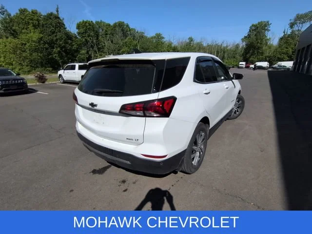Used 2024 Summit White Chevrolet LT image 4