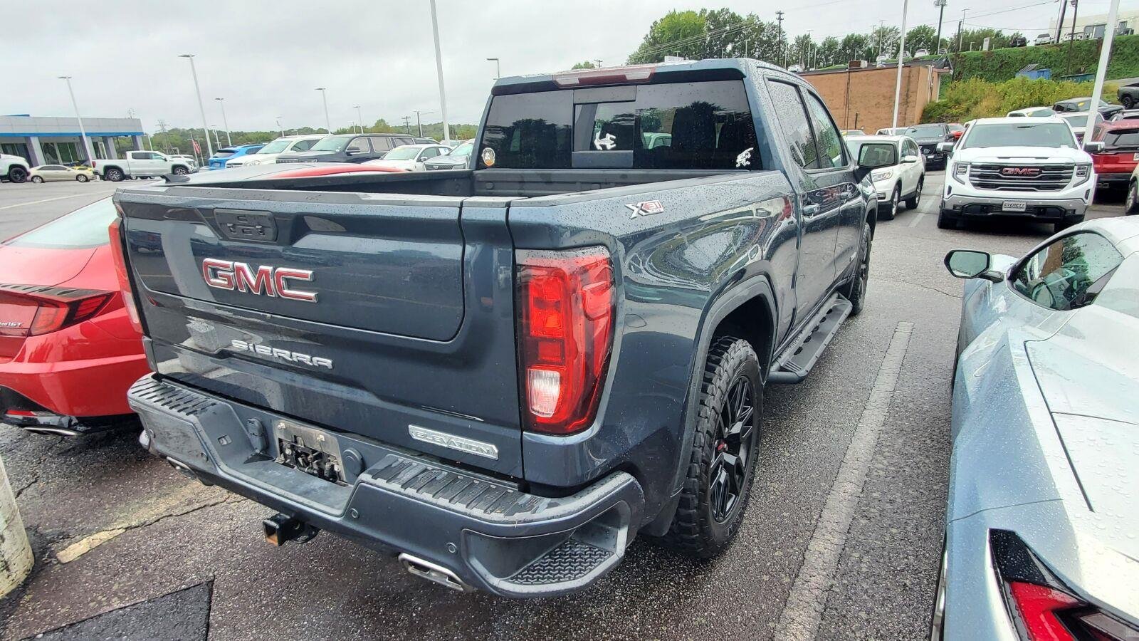 Used 2020 DARK SKY METALLIC GMC Elevation image 9