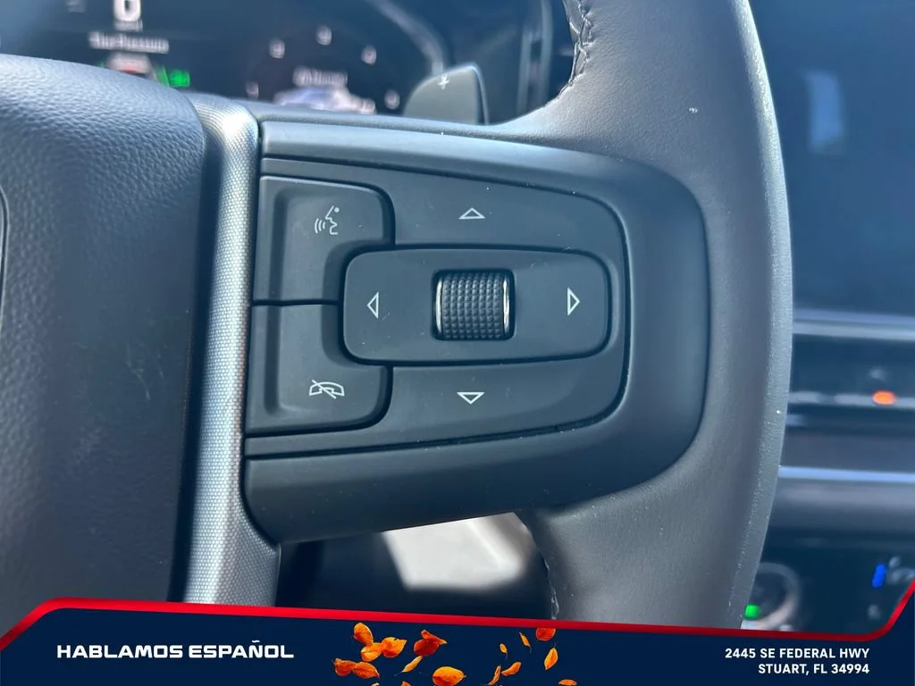 Used 2024 White Frost Tricoat GMC SLT image 21