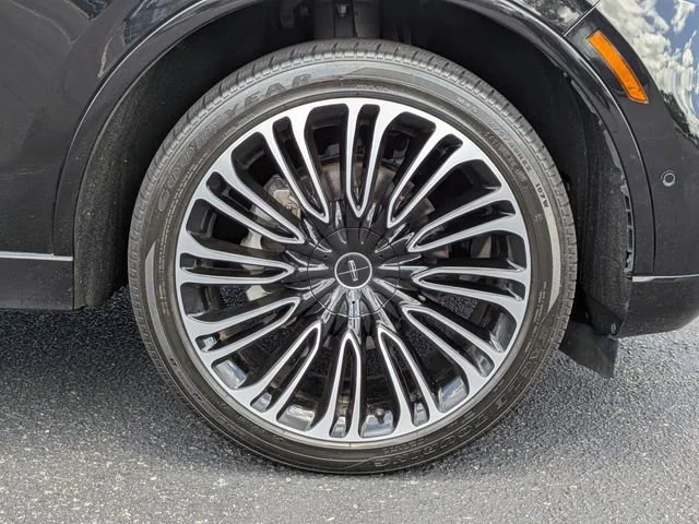 Used 2023 Infinite Black Me Lincoln Black Label image 12