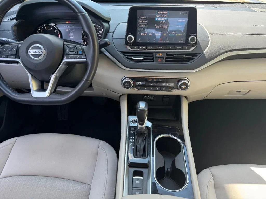 Used 2020 White Nissan 2.5 SV image 6