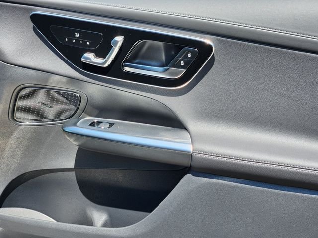 New 2027 Graphite Grey Metallic Mercedes-Benz GLC 300 image 17