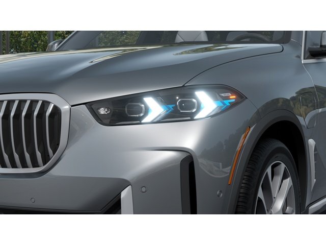 New 2026 Skyscraper Grey Metallic BMW xDrive50e image 6