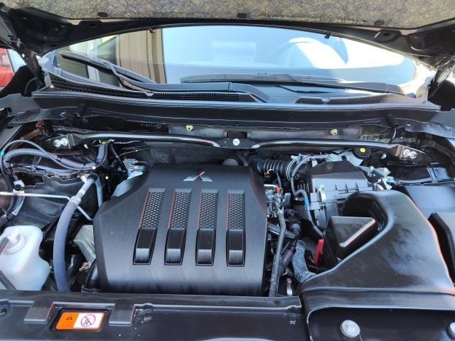 Used 2024 Black Mitsubishi LE image 33
