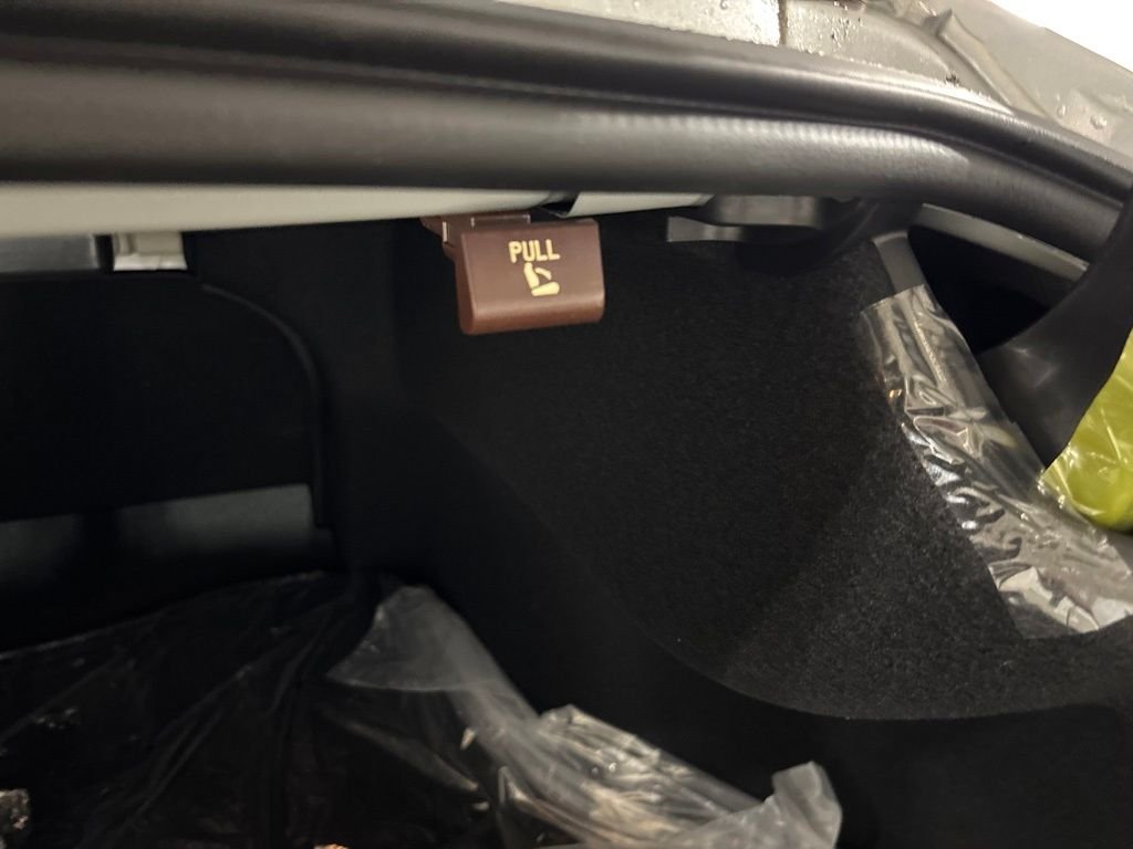 Certified Used 2025 Silver Hyundai SE image 29