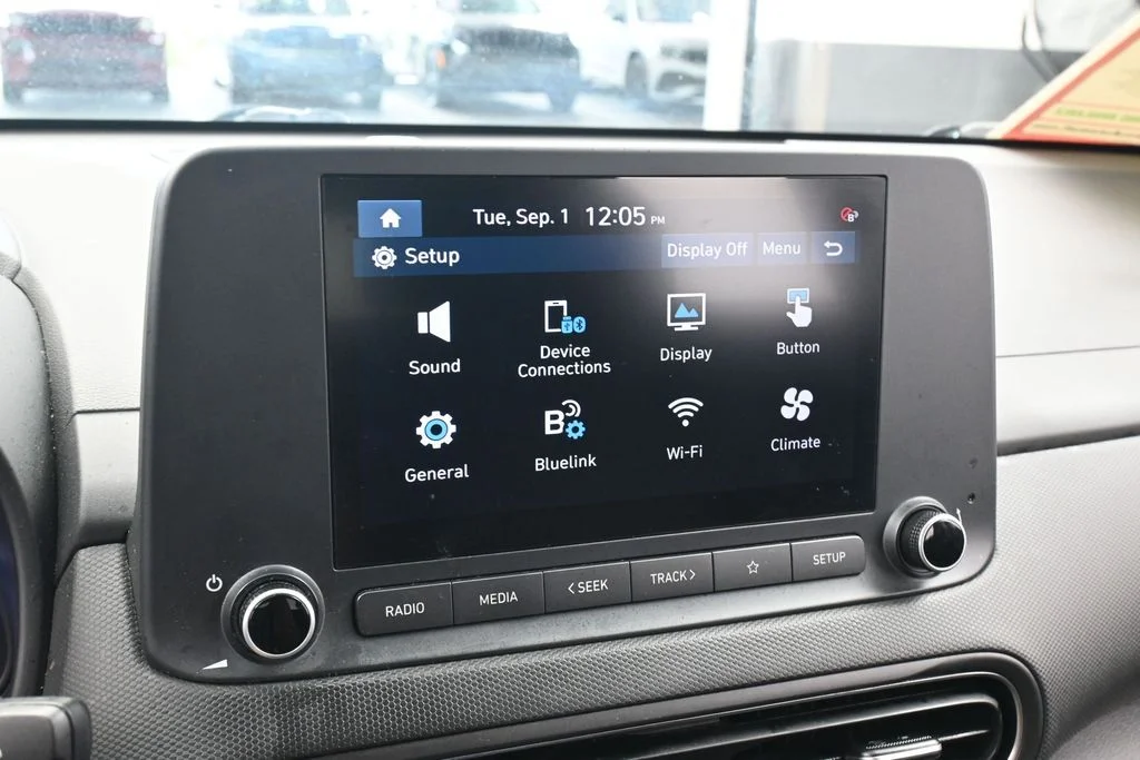 Used 2023 Cyber Silver w/Black Roof Hyundai SEL image 18