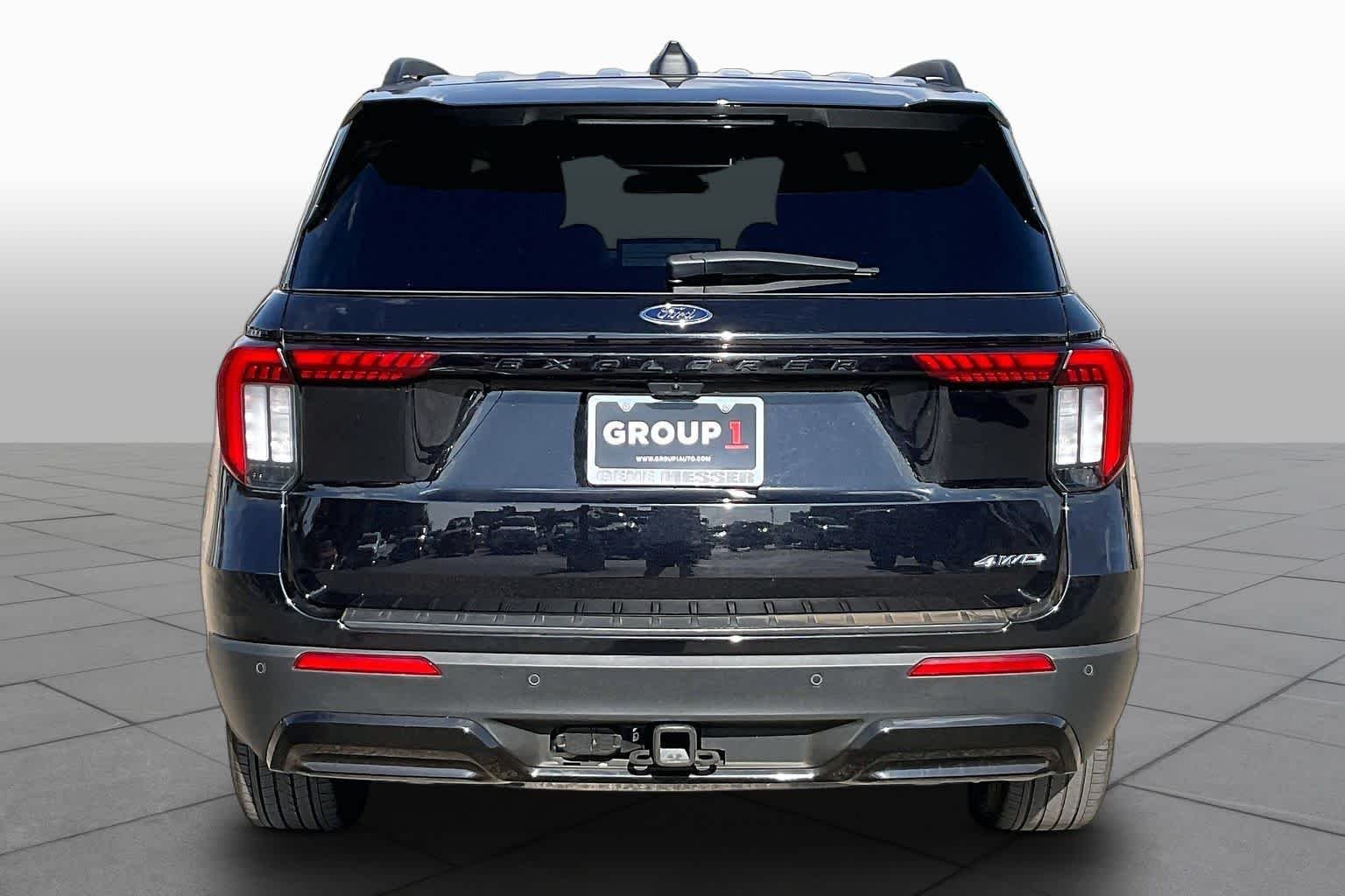 Used 2025 Agate Black Ford ST-Line image 5