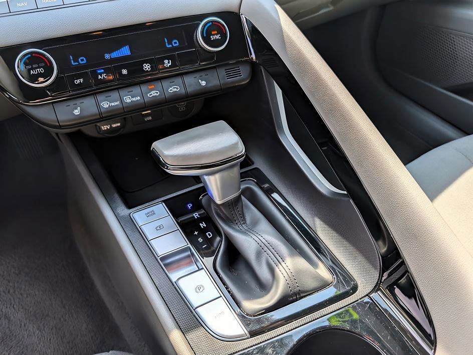 Used 2025 Abyss Black Hyundai SEL Convenience image 26