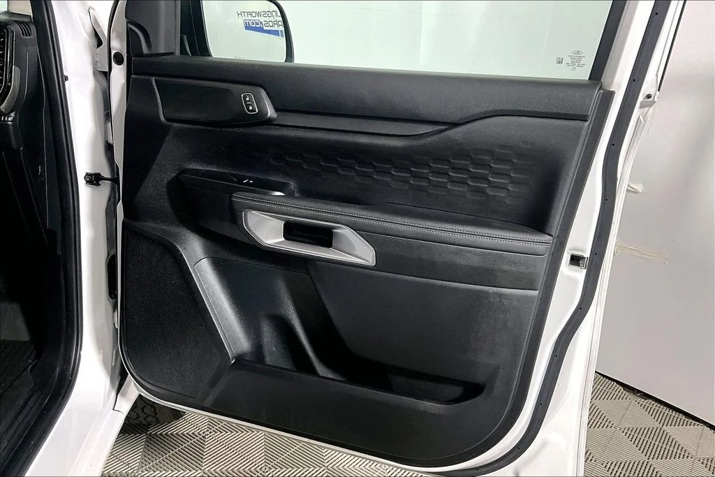 Certified Used 2024 Oxford White Ford XLT image 19