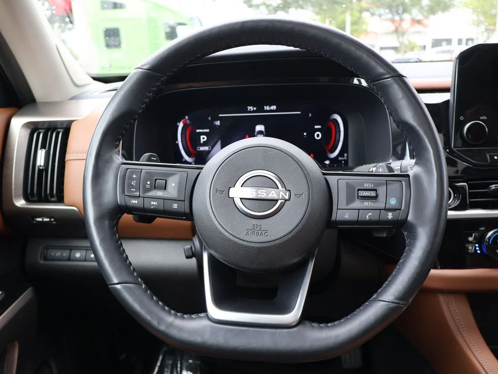 Used 2024 White Nissan Platinum image 40
