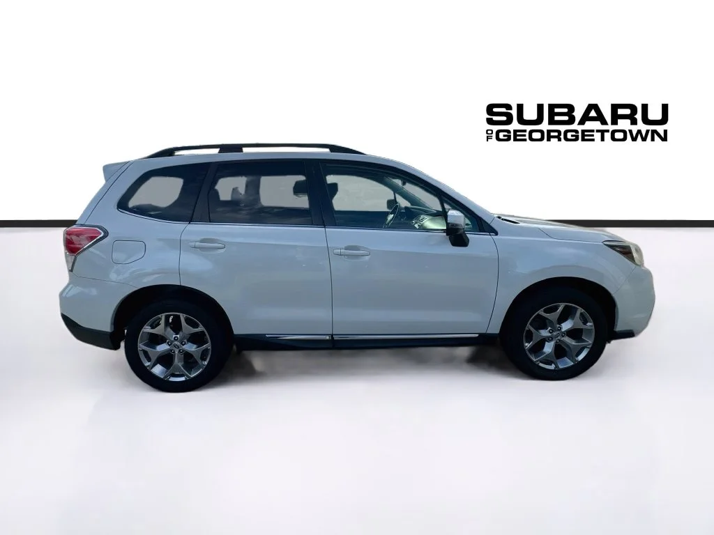 Used 2017 White Subaru 2.5i Touring image 9