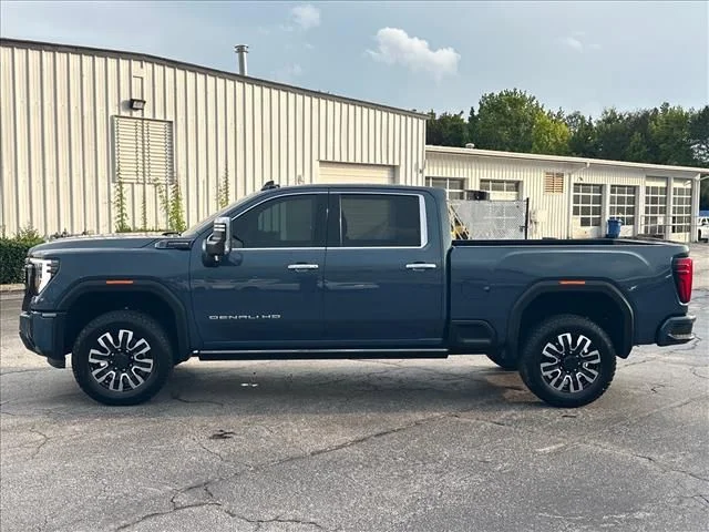 Used 2026  GMC Denali Ultimate image 7