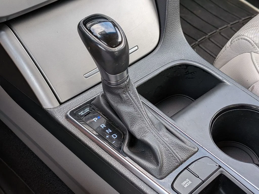 Used 2015 Gray Hyundai Limited image 21