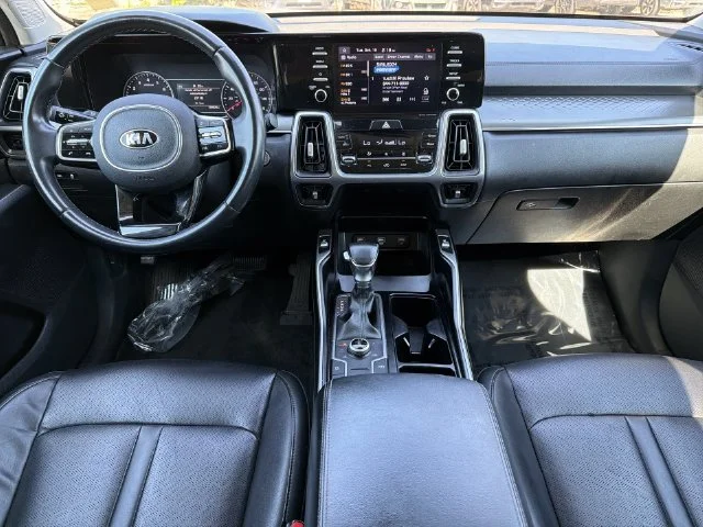 Used 2021 White Kia S image 17