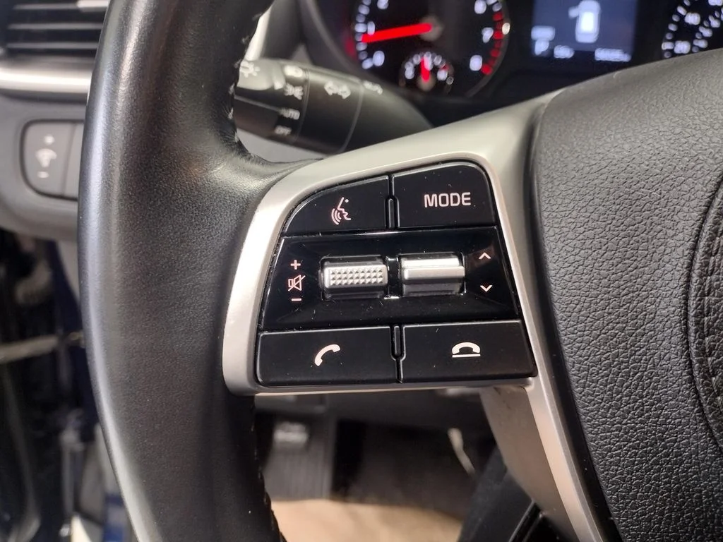 Used 2020 Blue Kia S image 22