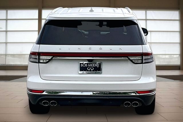 Used 2021 White Lincoln Reserve image 4