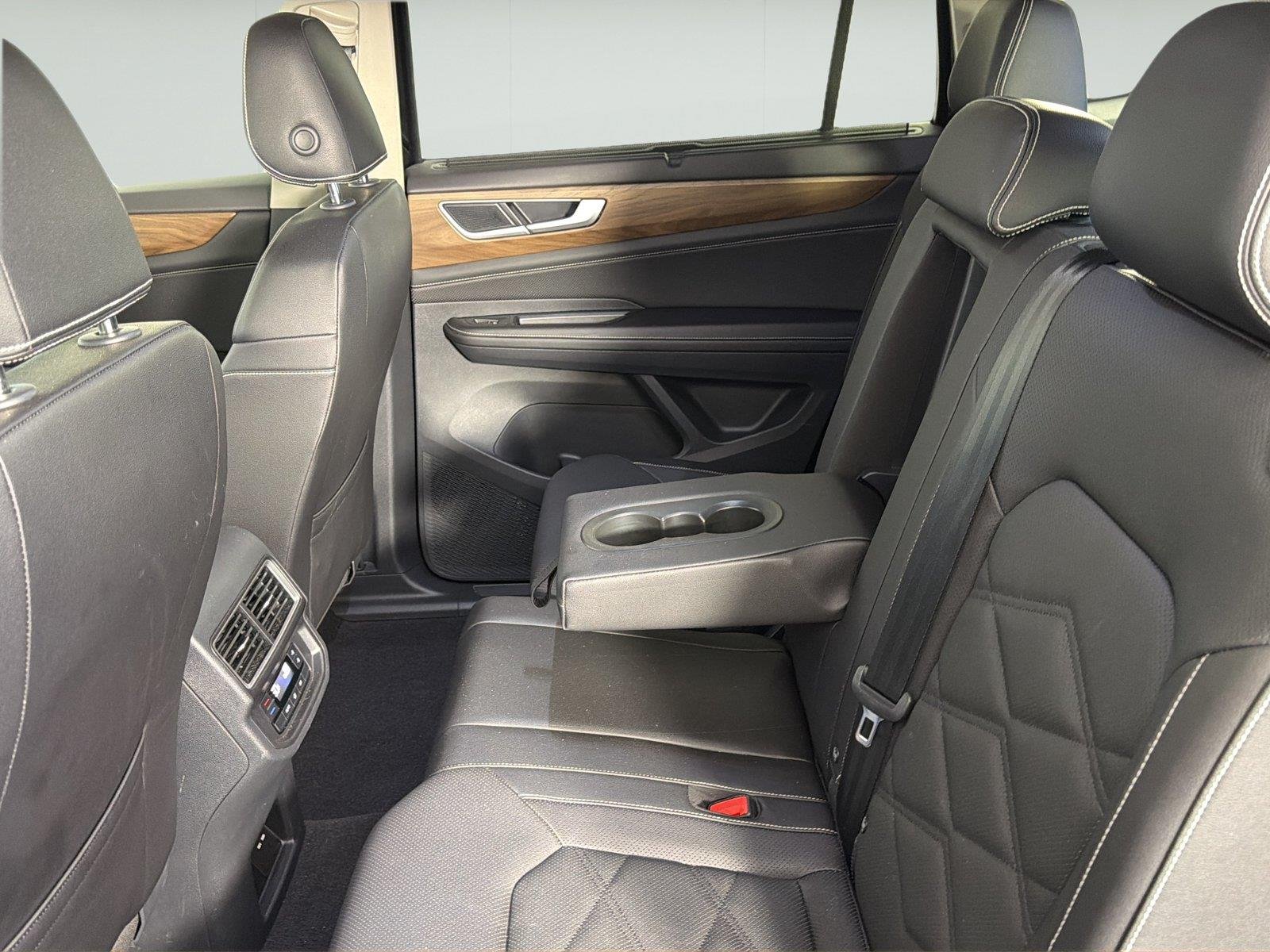Used 2026  Volkswagen 2.0T SE w/Technology image 14