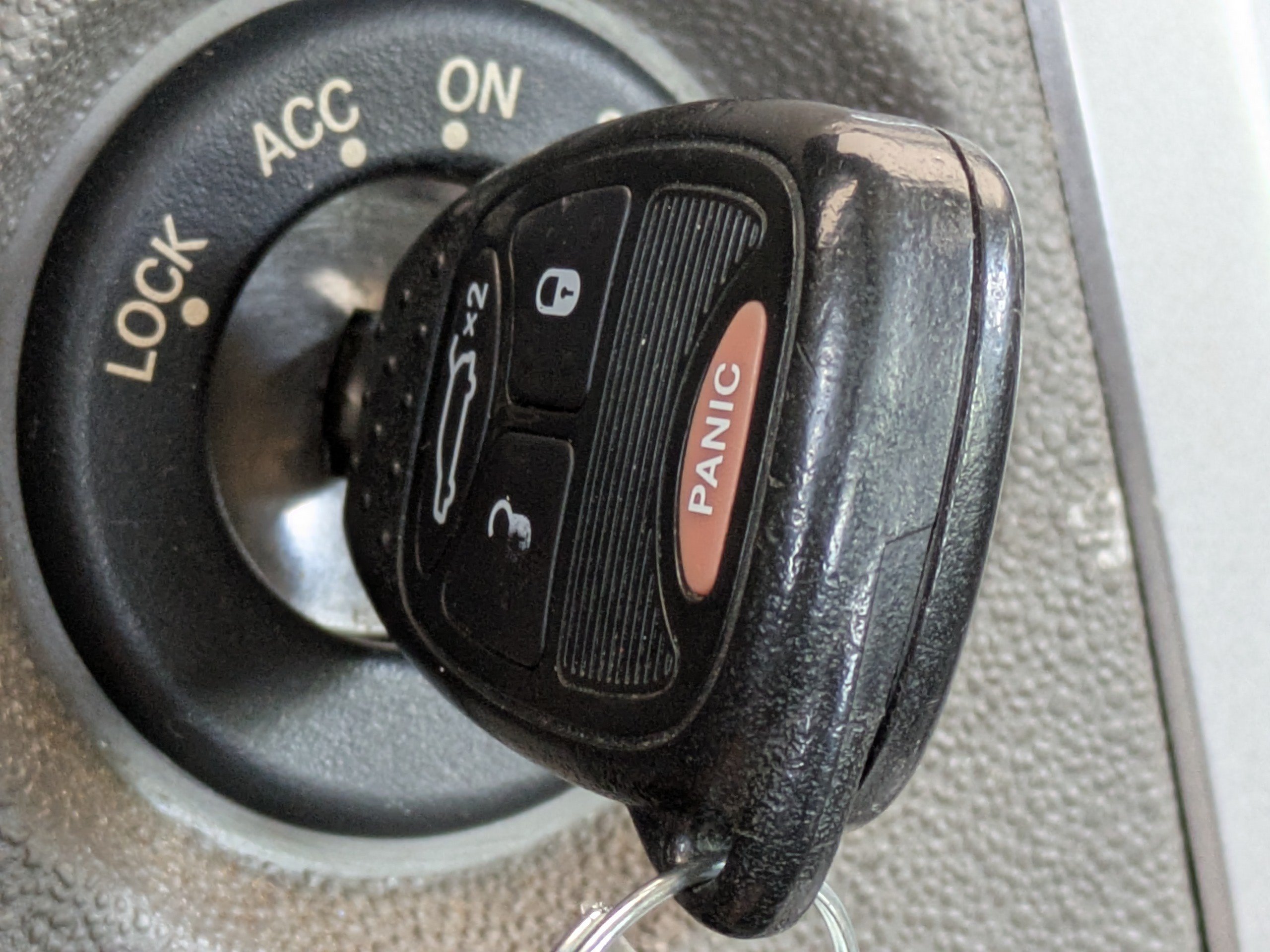 Used 2007 Linen Gold Pearl Metallic Chrysler Base image 25