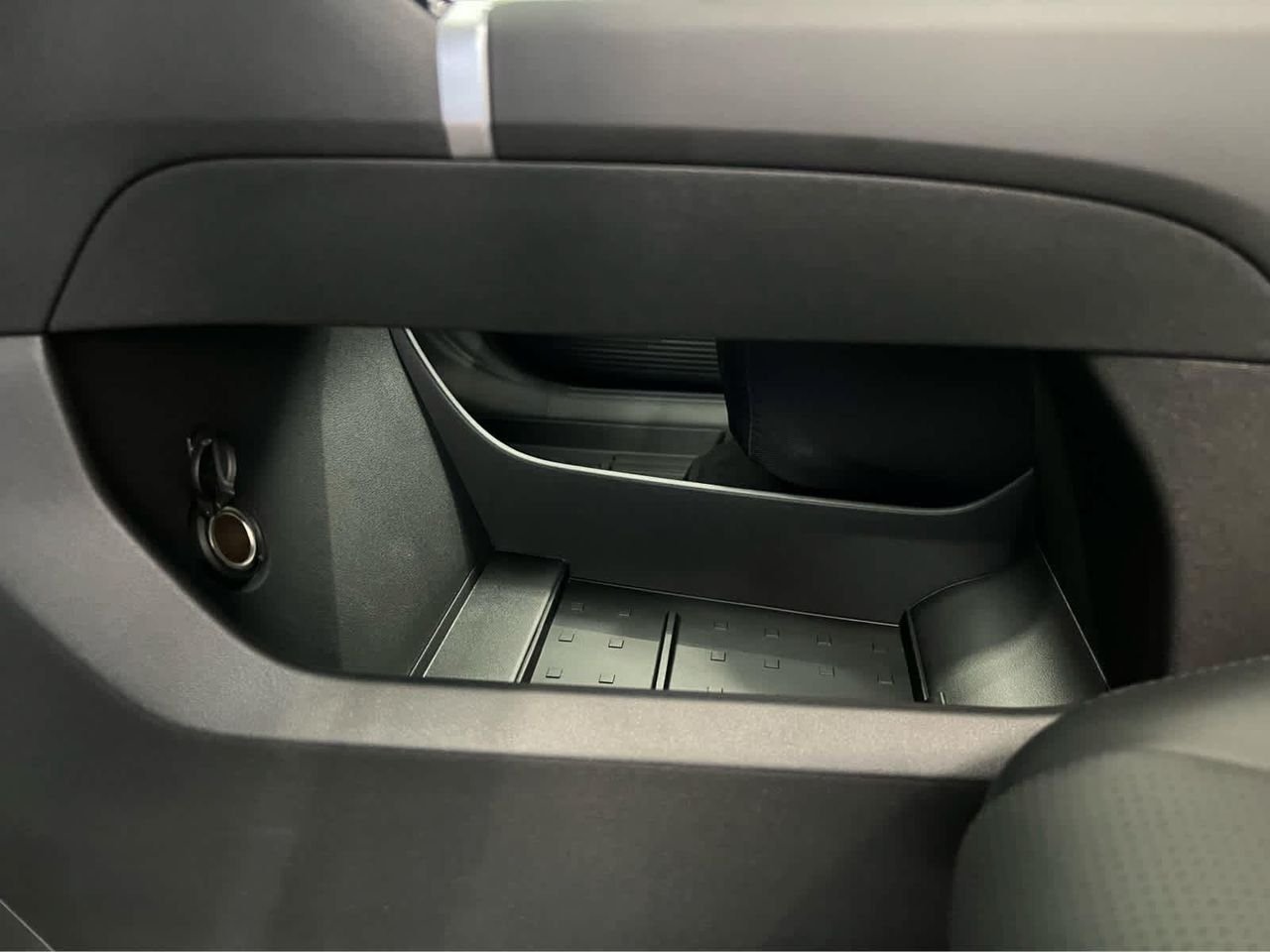 New 2026 Ecotronic Gray Hyundai Limited AWD image 19