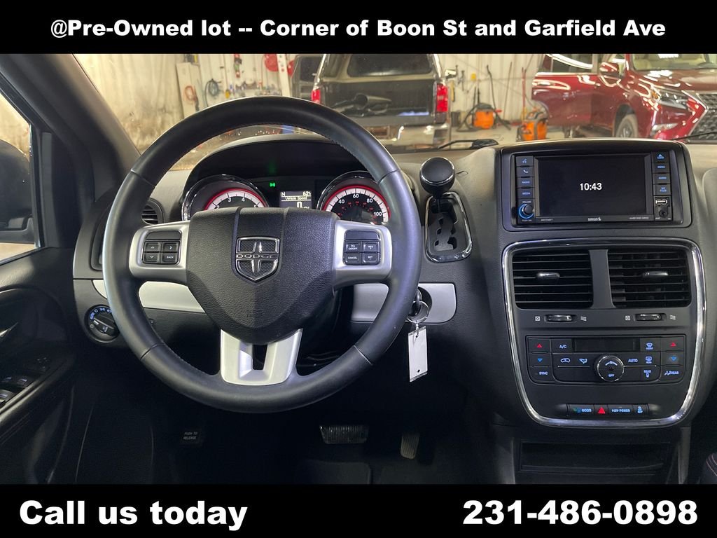 Used 2016 Blue Dodge R/T image 17