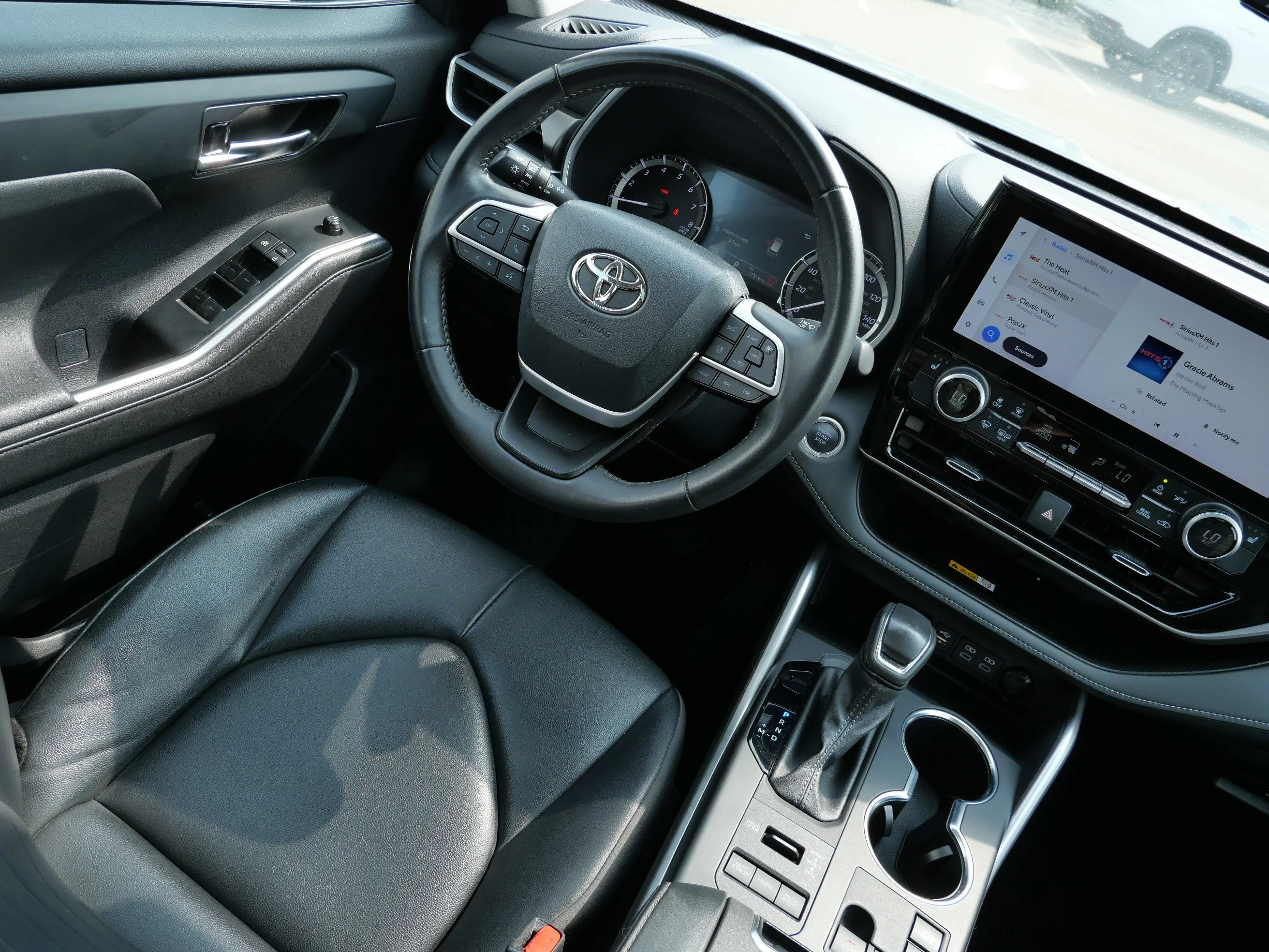 2024 Toyota Highlander XLE - Photo 9