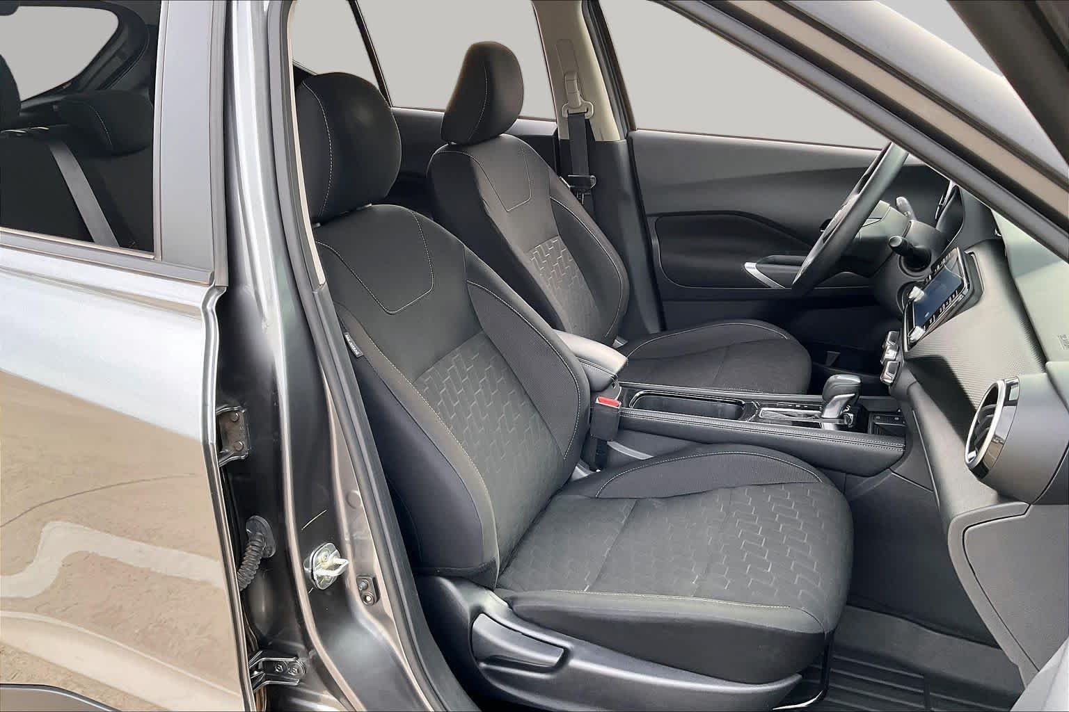 Pre-Owned 2024 Nissan Kicks SV