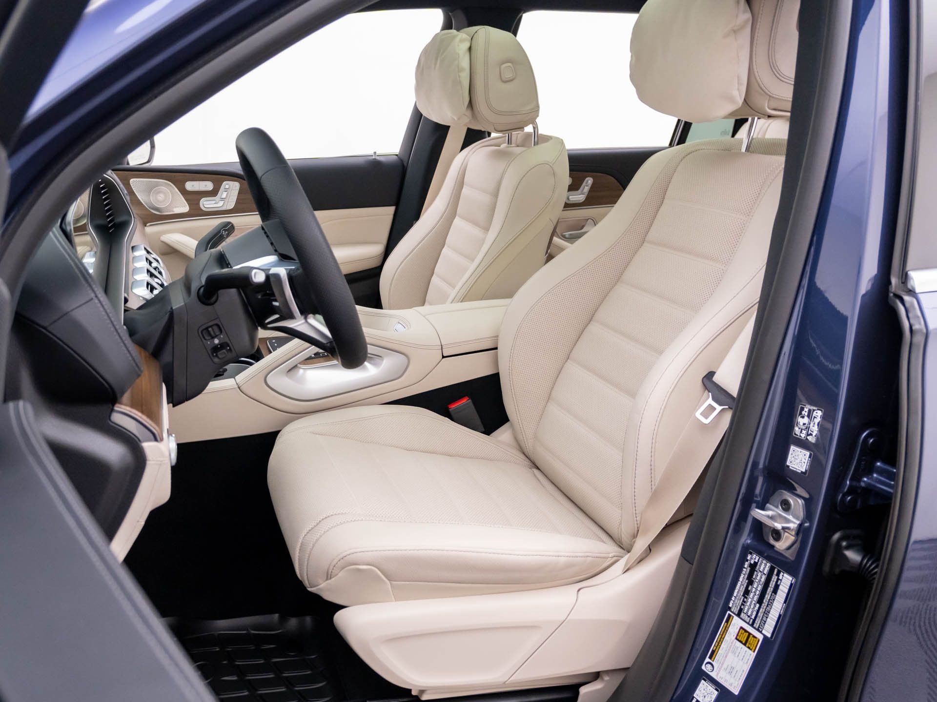 New 2026 Twilight Blue Metallic Mercedes-Benz GLS 580 image 17