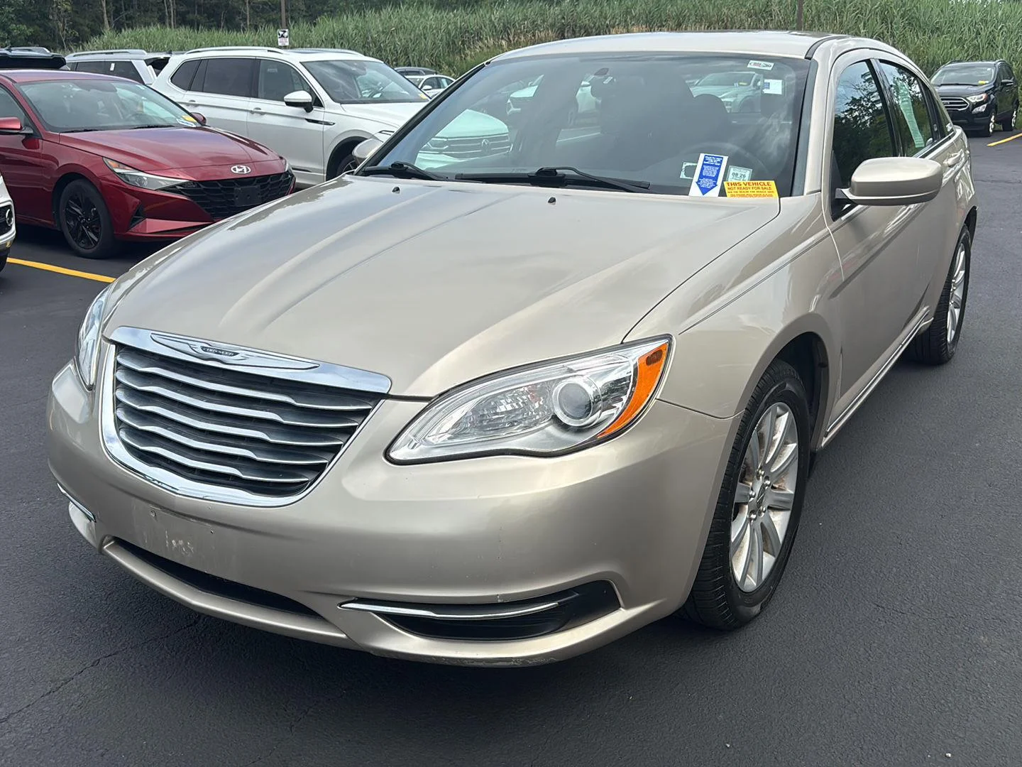 Used 2013 Cashmere Pearl Chrysler Touring image 3