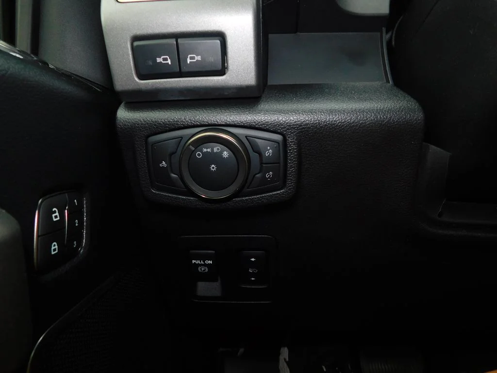 Used 2019 Red Ford Raptor image 31