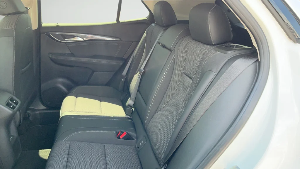 Used 2022 White Buick Preferred image 20