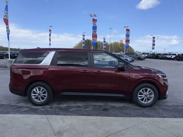 Used 2024 Red Kia LX image 4