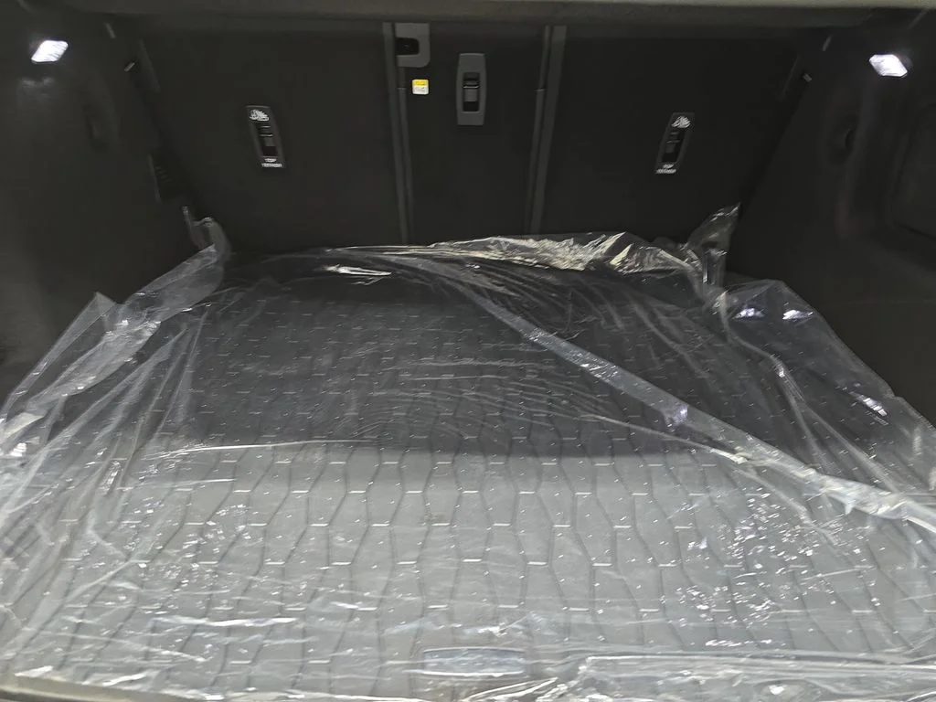 Used 2023 Silver Jaguar P250 S image 13