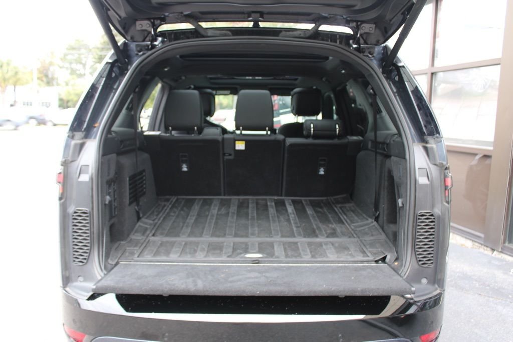 Used 2025 Blue Land Rover Dynamic SE image 36