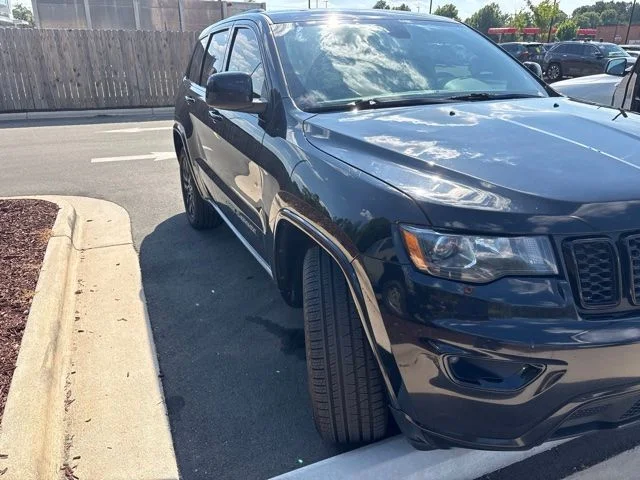 Used 2019 Black Jeep Altitude image 13