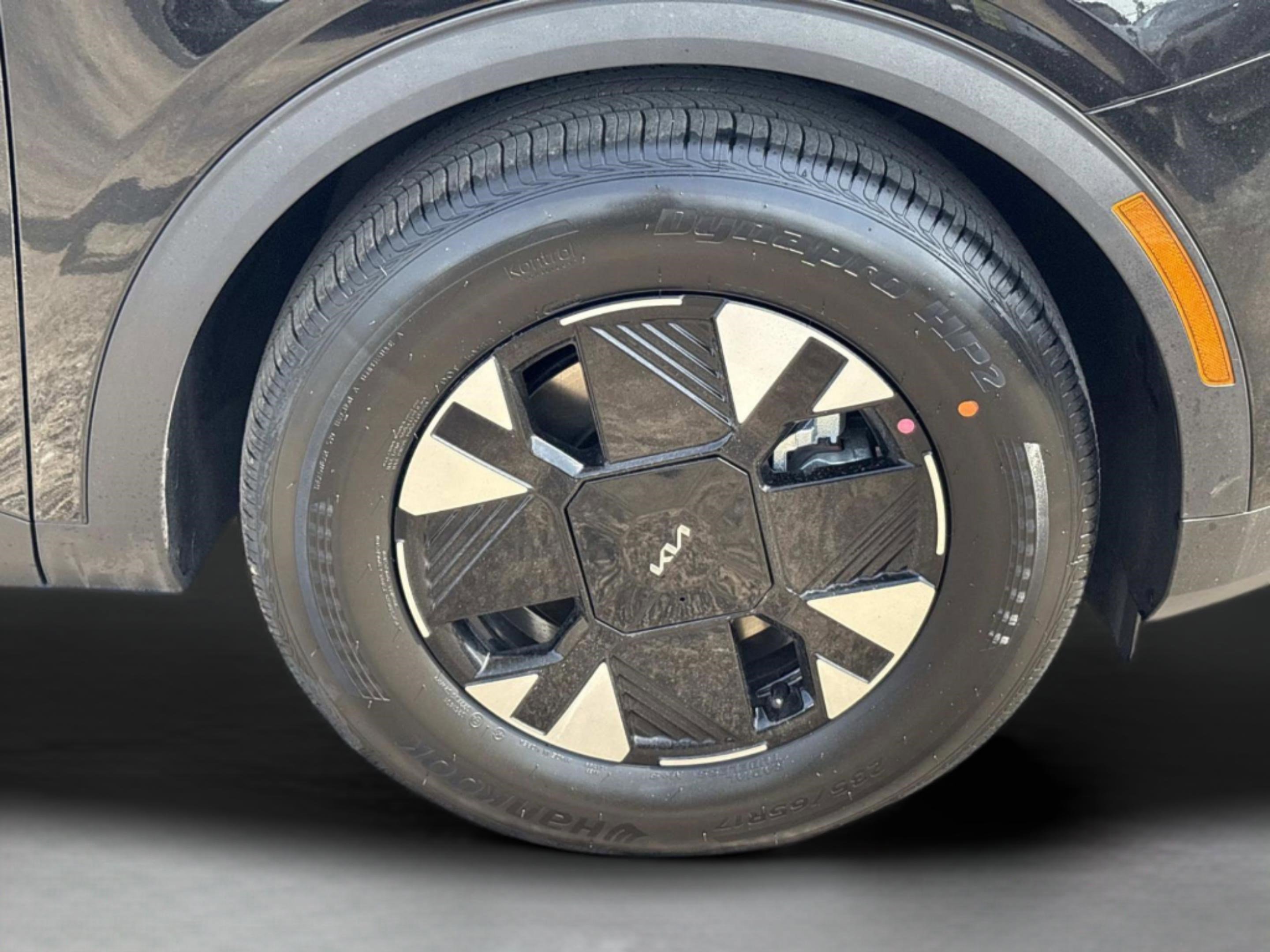 New 2026 Fusion Black Kia LX image 9