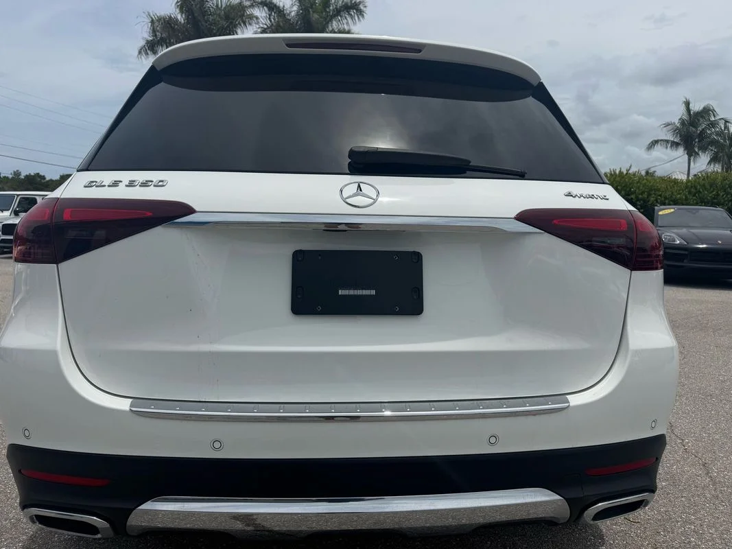 Used 2025  Mercedes-Benz 4MATIC® image 10
