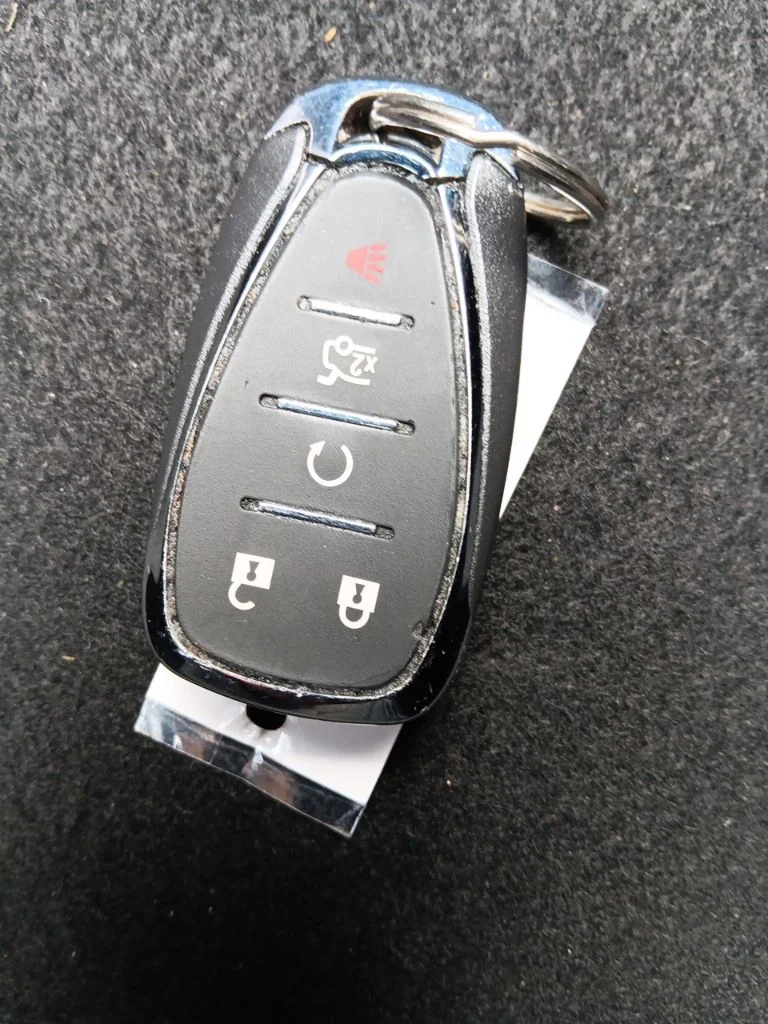 Used 2021 Summit White Chevrolet 1LT image 37
