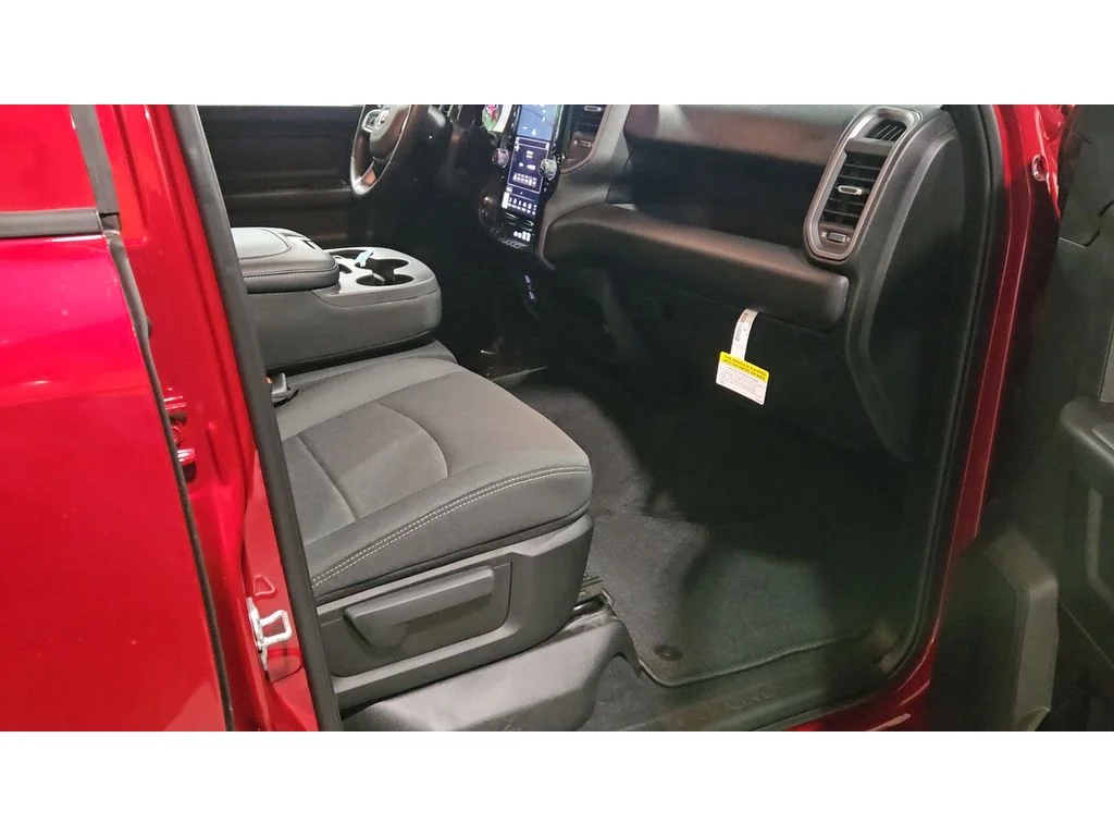 New 2026 Molten Red Pearl-Coat Exterior Paint RAM Tradesman image 19