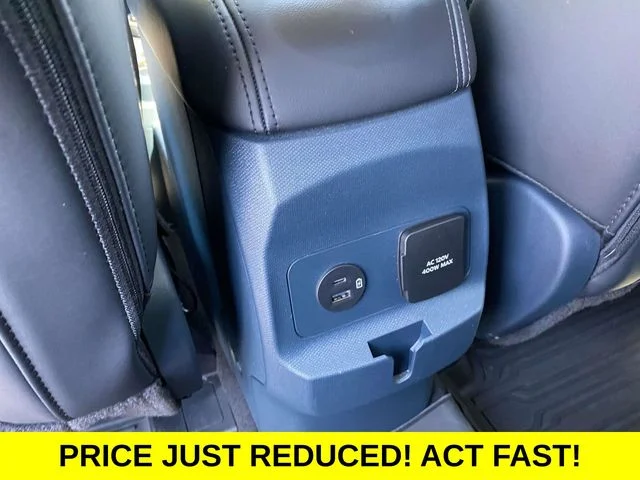 Certified Used 2024  Ford Lariat image 13