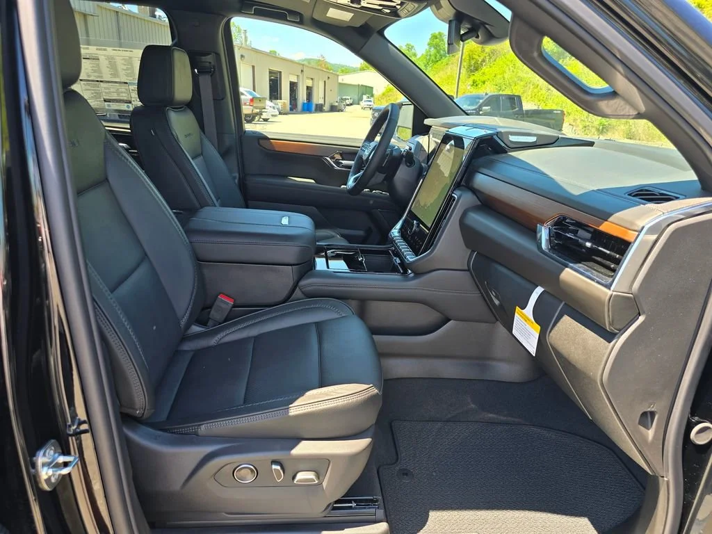 2026 GMC Yukon XL Denali - Photo 29