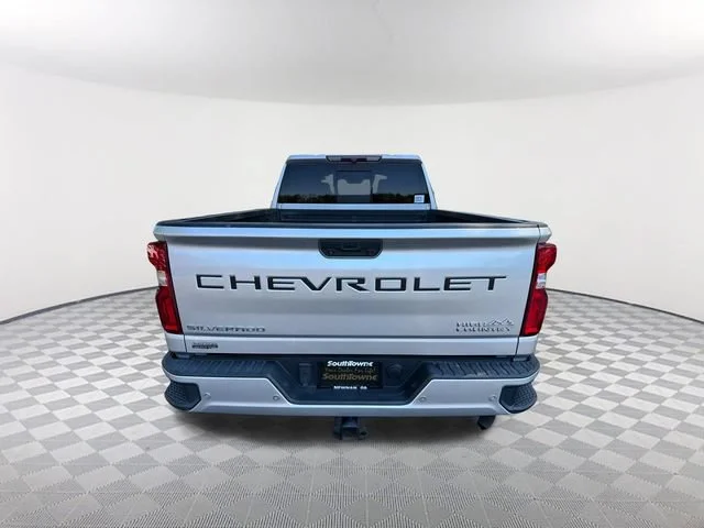 Used 2022 SILVER ICE METALLIC Chevrolet High Country image 6