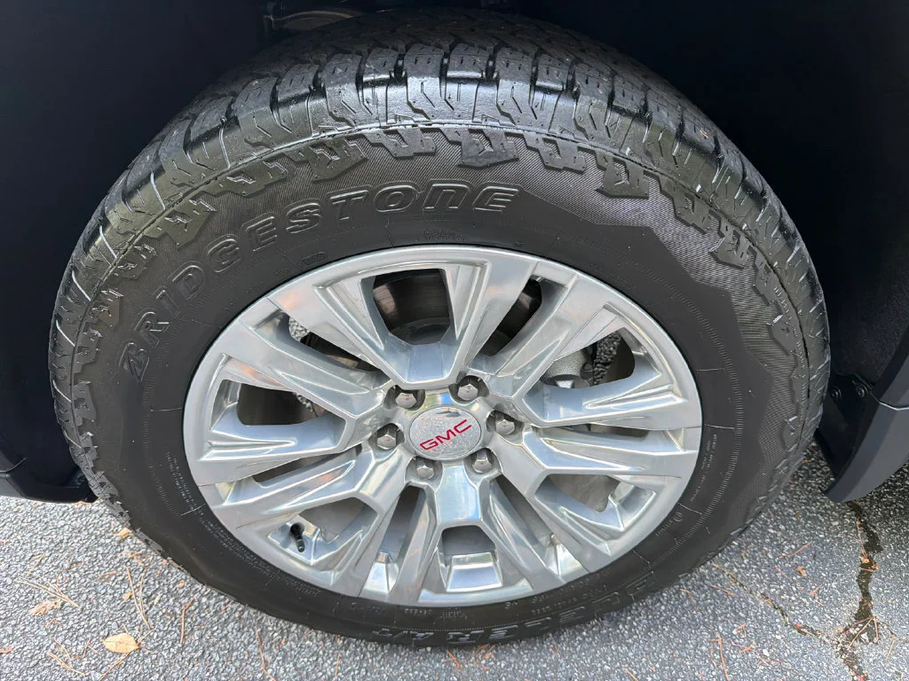 Used 2023 Silver GMC Denali image 11
