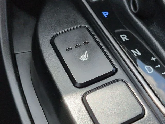 Used 2014 Black Hyundai Base image 19