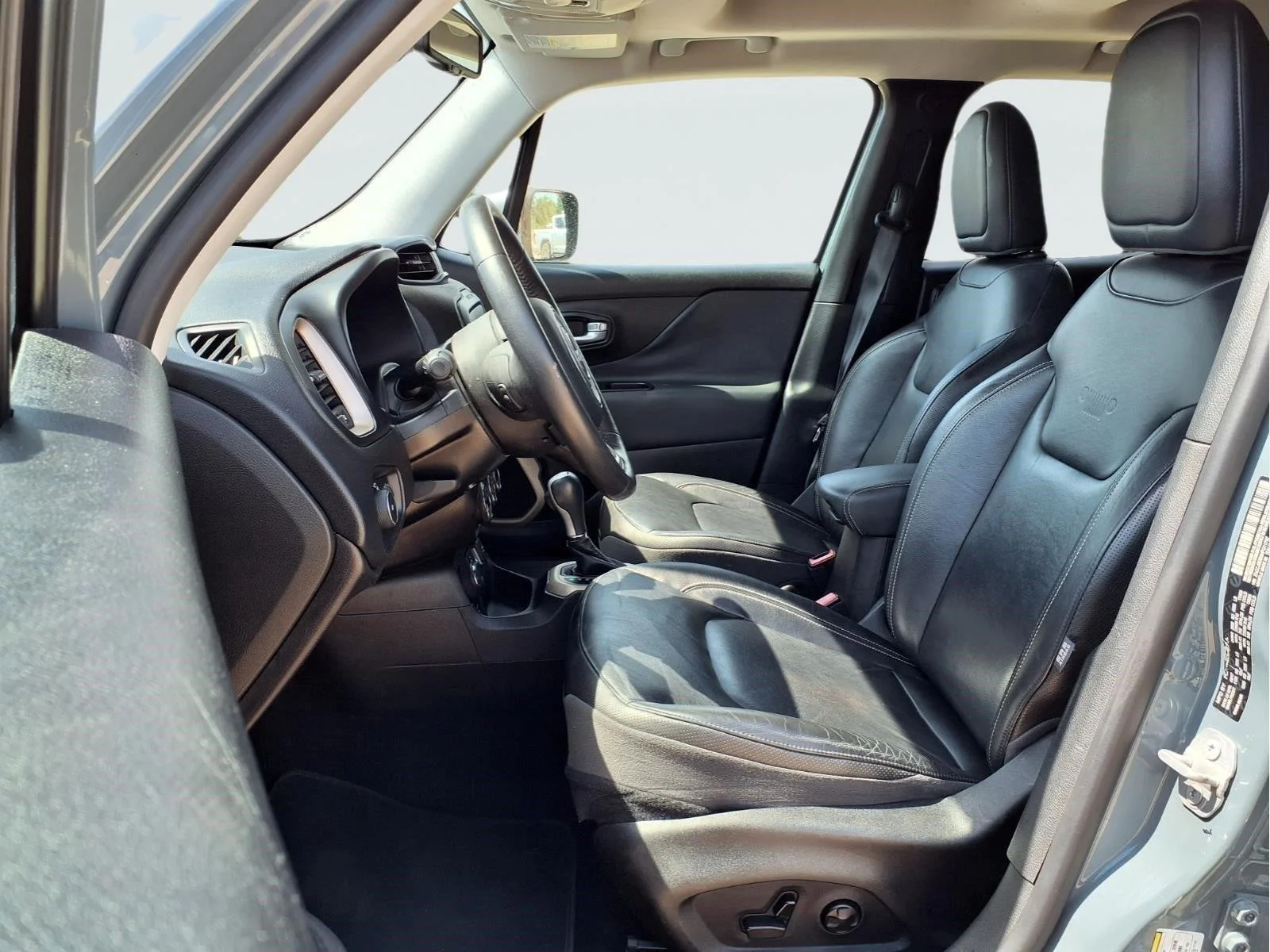 Used 2017 Anvil Jeep Limited image 18